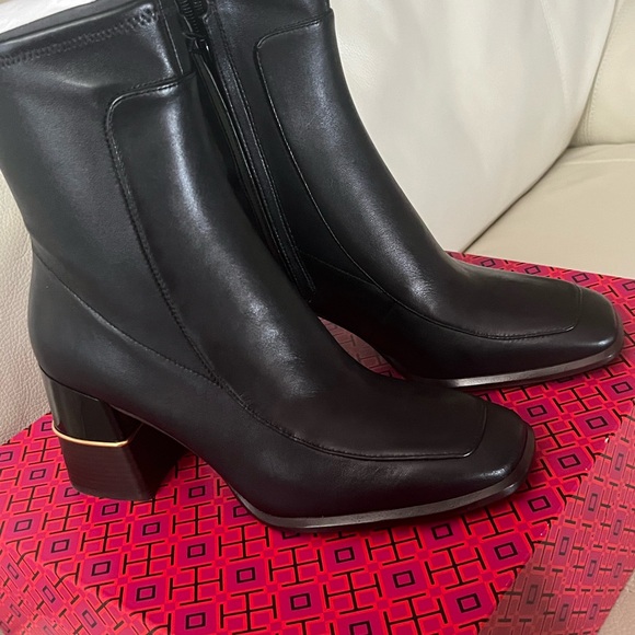 Boots - Picture 3 of 8